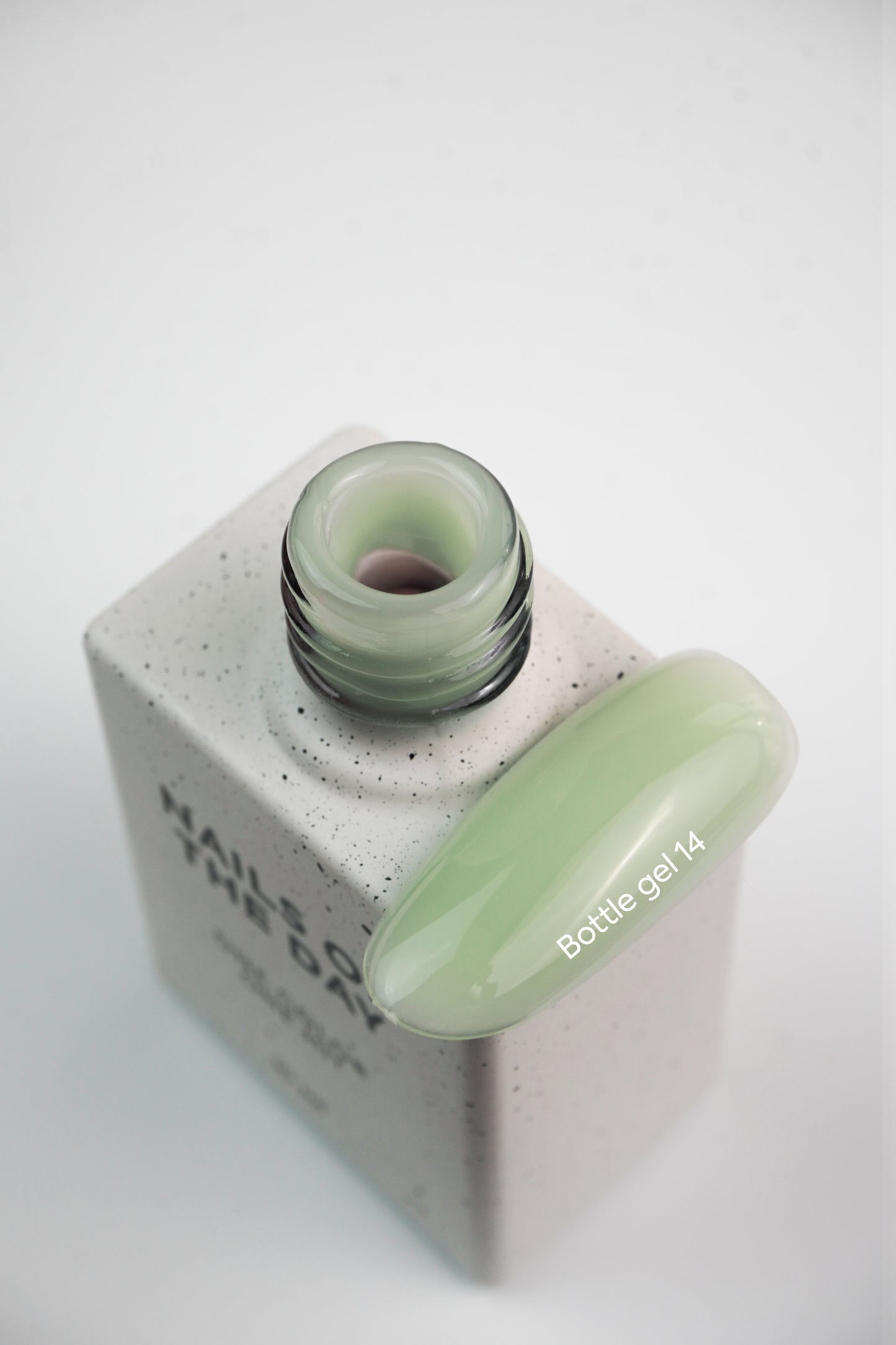 NAILSOFTHEDAY Bottle gel 14, 10 ml