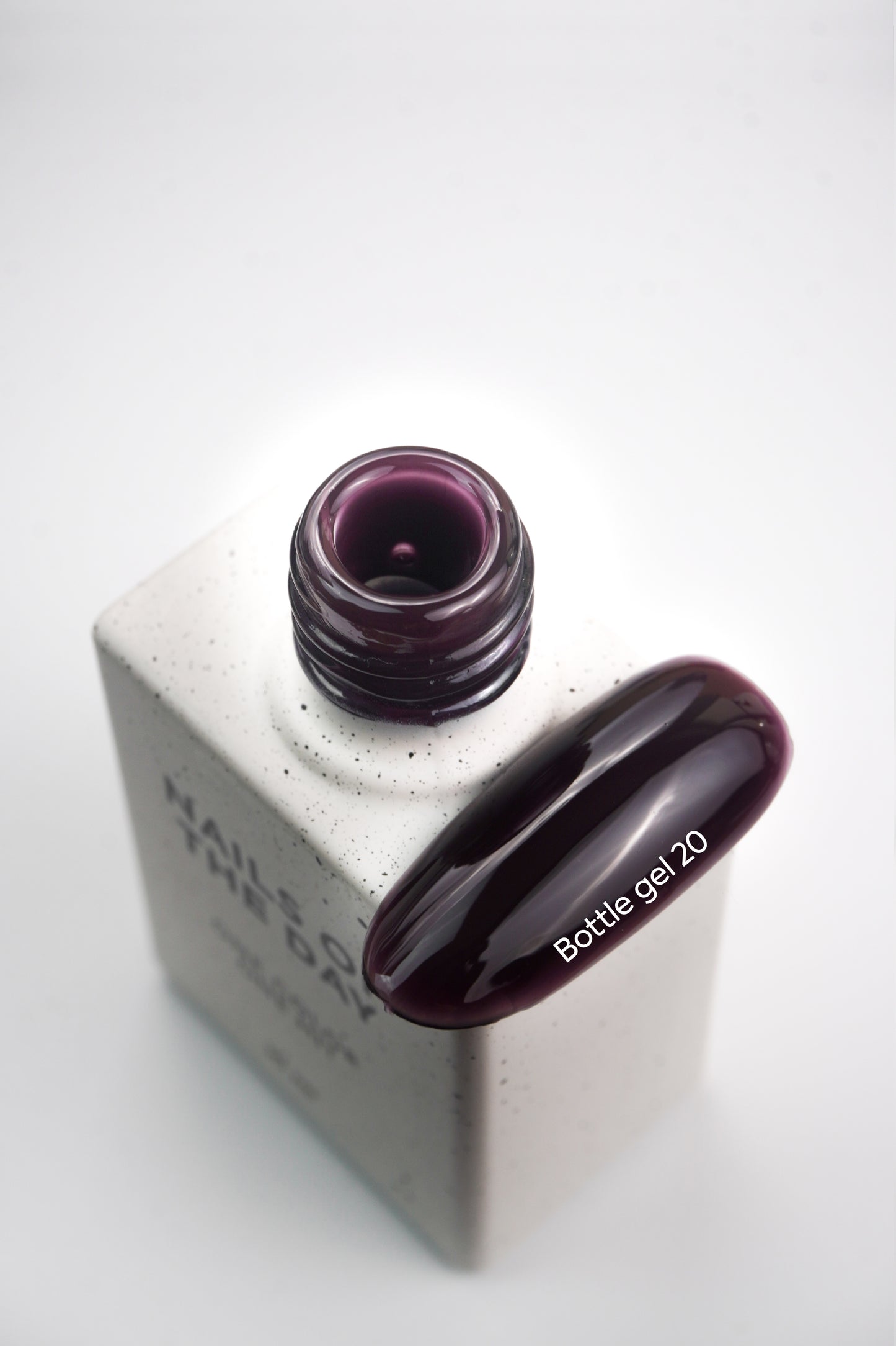 NAILSOFTHEDAY Bottle gel 20, 10 ml